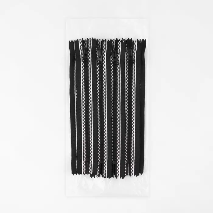 Молния «Трактор», №5, неразъёмная, замок автомат, 18 см, чёрная, белая Молния «Трактор», №5, неразъёмная, замок автомат, 18 см, чёрная, белая