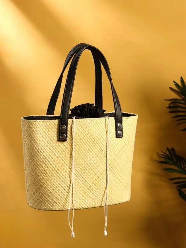 Сумка плетёная из пандана, 29×17×42 см, бежево-чёрная