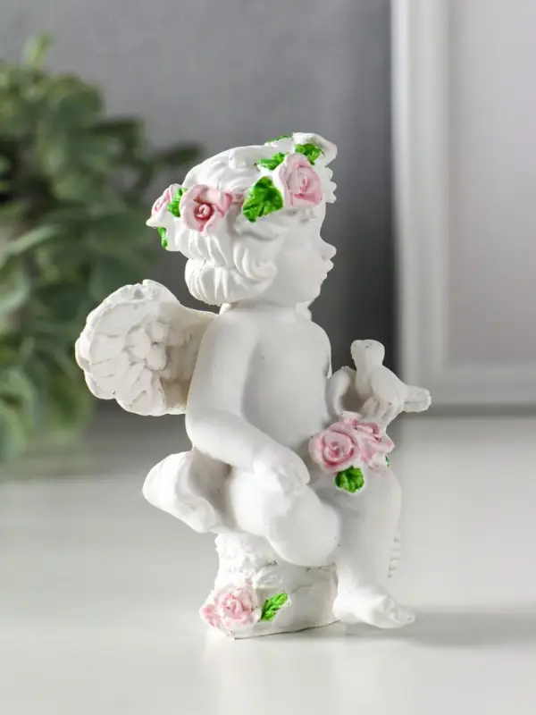 Сувенир полистоун "Ангелок в цветочном венке, с птичкой на ладоне" белый 9,5х6,5х10,5 см