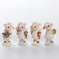Фигурка полистоун &laquo;Овечка Бяша с подарком&raquo;, 2.5&times;2.5&times;4 см. МИКС