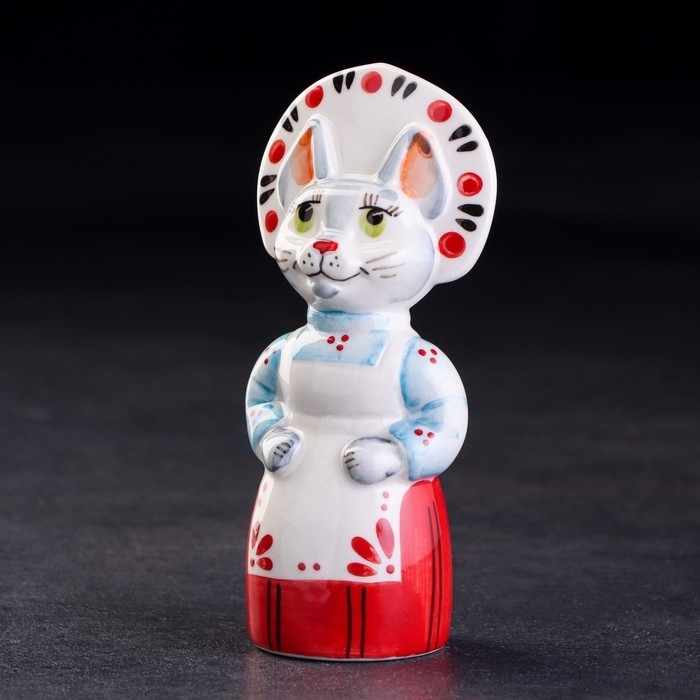 Статуэтка фарфоровая Статуэтка фарфоровая "Кошка в кокошнике", 12 см