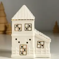 Сувенир керамика свет "Домик с верандой" белый с золотом 9,5х6х12,5 см Сувенир керамика свет "Домик с верандой" белый с золотом 9,5х6х12,5 см