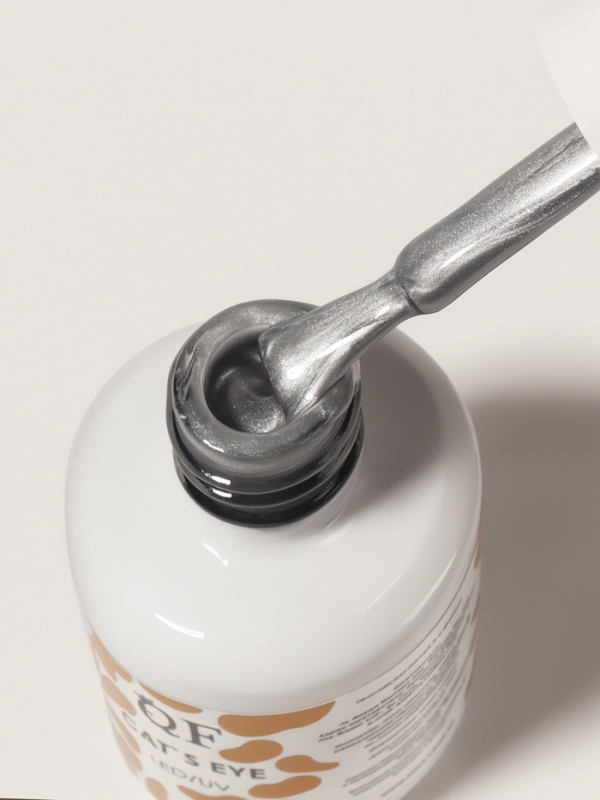 Гель-лак для ногтей 3-х фазный LED/UV 15мл  CAT`S EYE бел QF Гель-лак для ногтей 3-х фазный LED/UV 15мл  CAT`S EYE бел QF