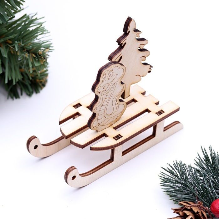 Сувенир символ года санки Сувенир символ года санки "Змея с ёлочкой", вид 2, 10,5 х 4,7 х 7,8 см