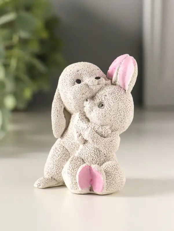 Статуэтка "Кролики обнимаются" 7х5х4,5 см,  цвет серый