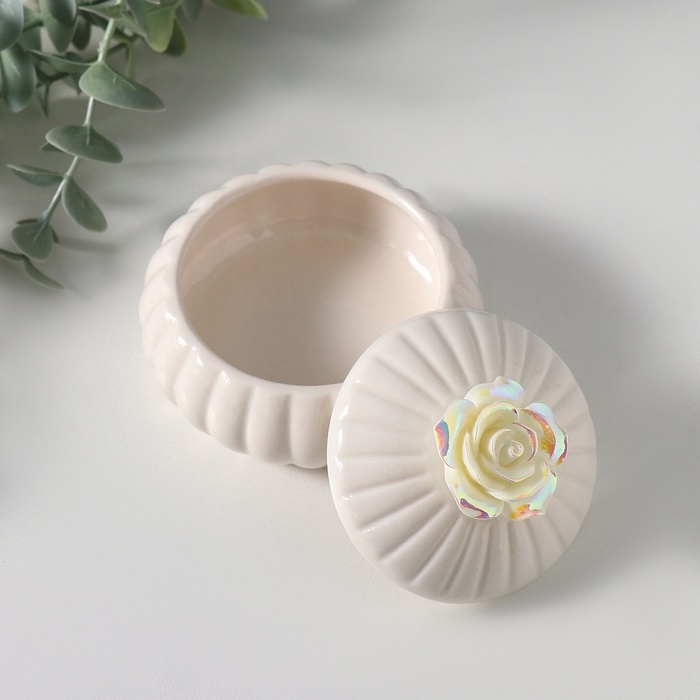 Шкатулка керамика "Цветок розы" белый перламутр 7,5х7,5х6,5 см