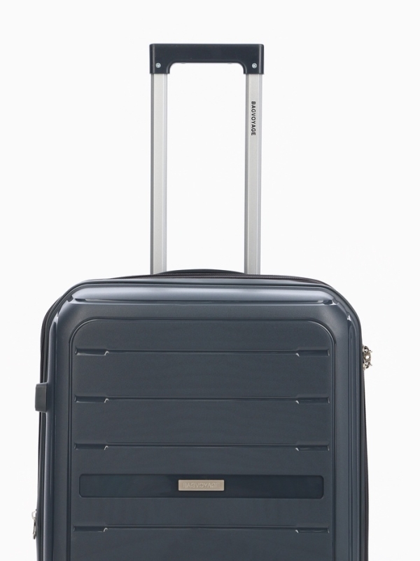 Чемодан 24 Чемодан 24", PP, 43*26*66, отд на молнии, код замок, 4 колеса, серый