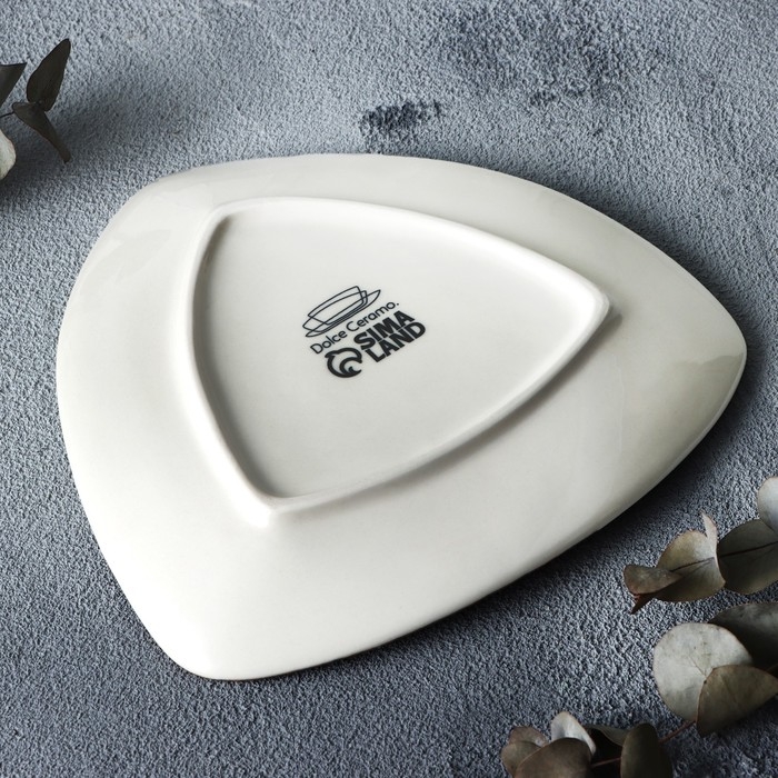 Тарелка керамическая «Фьюжен», 18 х 18 см, цвет белый Тарелка керамическая «Фьюжен», 18 х 18 см, цвет белый