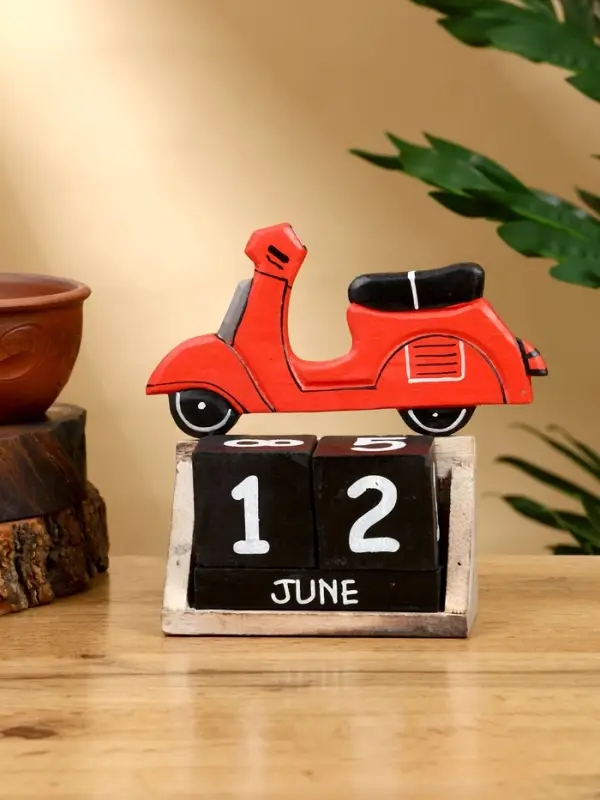 Календарь настольный &laquo;Мопед&raquo;, 14&times;5.5&times;14 см, дерево, красный