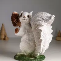 Фигура "Белка с шишкой" с глиттером, 26х28 см, Фигура "Белка с шишкой" с глиттером, 26х28 см,