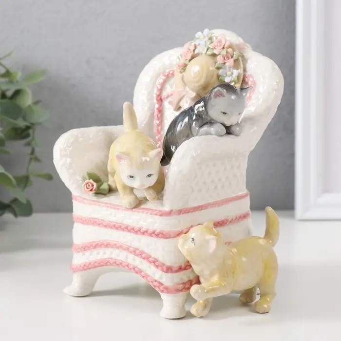 Сувенир музыкальный механический &laquo;Котята в кресле&raquo;, 14&times;13&times;10.5 см