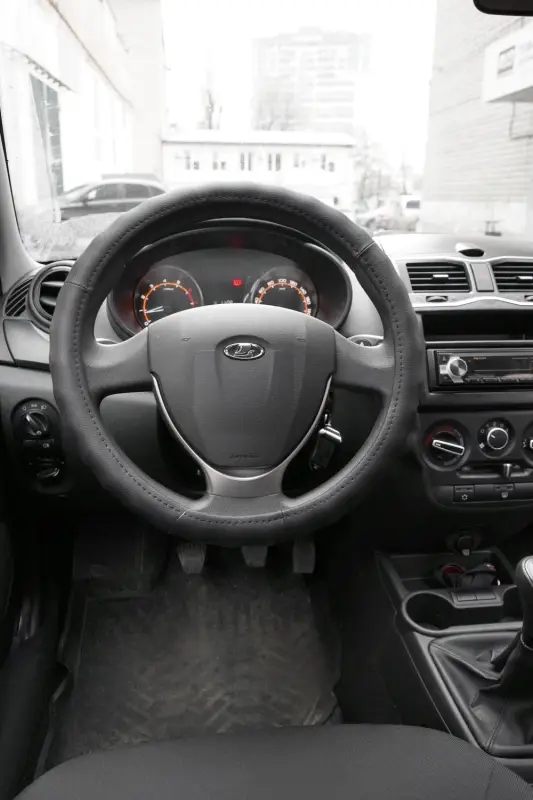 Оплетка на руль (нат. кожа) AVS GL-165L-B (размер L, черный) - Серия "Classic"