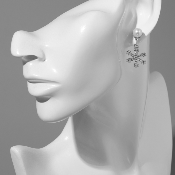 Новый год! Серьги с жемчугом «Снежинки», асимметрия, цвет белый в серебре Новый год! Серьги с жемчугом «Снежинки», асимметрия, цвет белый в серебре