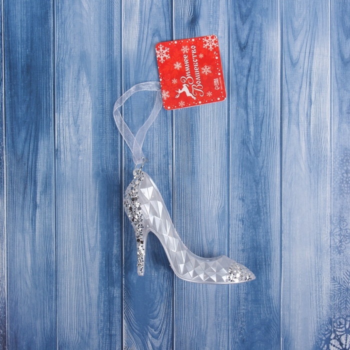 Ёлочная игрушка «Зимнее волшебство. Туфелька» пластик, 7х8 см, белый Ёлочная игрушка «Зимнее волшебство. Туфелька» пластик, 7х8 см, белый