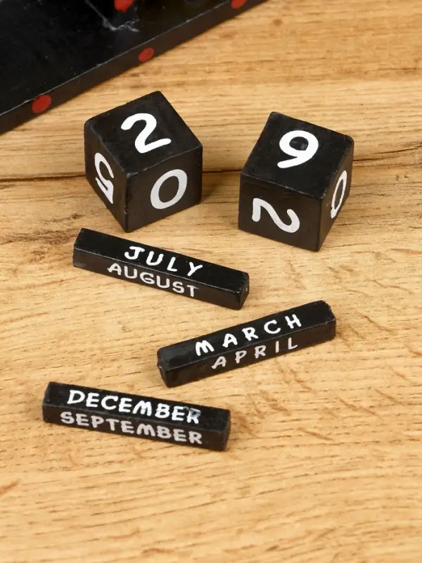 Календарь настольный "Совушки" дерево 19х6х6 см, цв. чёрно-жёлтый