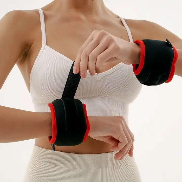 Утяжелители на запястье ONLYTOP, 2 шт. &times; 200 г, цвет красный