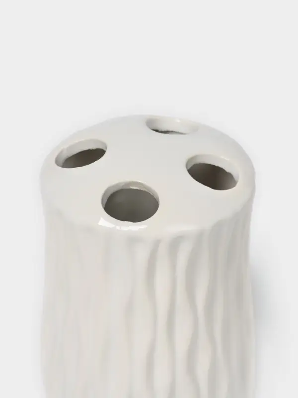 Набор аксессуаров для ванной комнаты Доляна &laquo;Течение&raquo;, 4 предмета, дозатор 350 мл, мыльница, два стакана 300 мл, белый