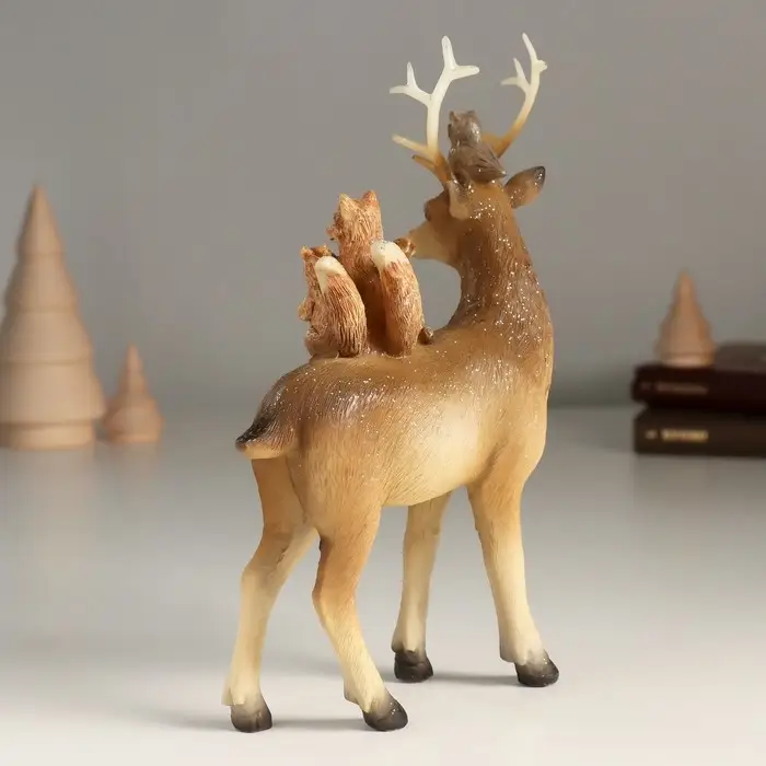 Сувенир полистоун "Олень со зверятами" 15х6х19,5 см