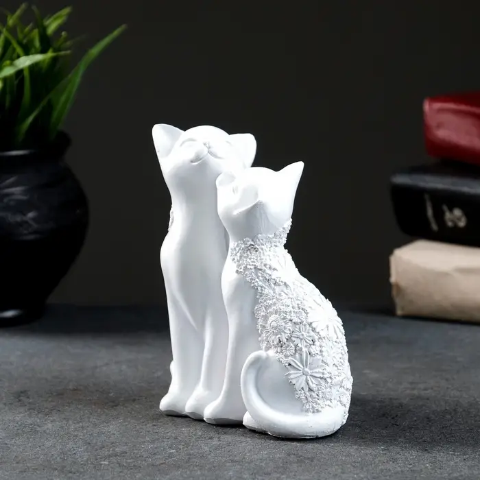 Фигурка полистоун &laquo;Кот и Кошка&raquo; белый, 14&times;13 см