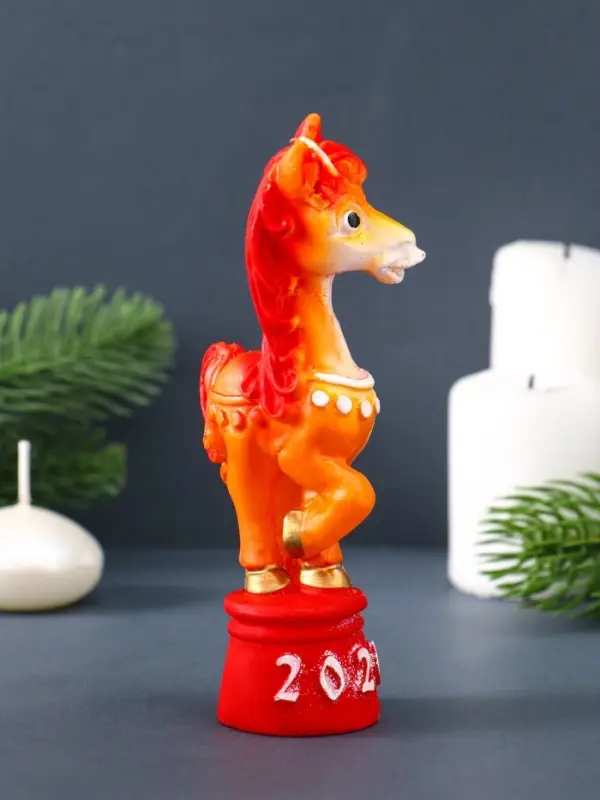 Свеча фигурная "Лошадка на тумбе" 4,5х4,5х13,5 см, цв. золотой