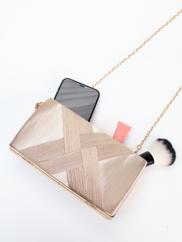 Сумка-клатч на фермуаре, цвет бежевый