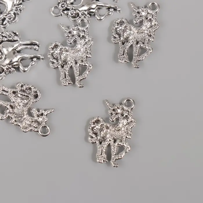 Металлический элемент, декоративная подвеска «Арт Узор. Конь с длинной гривой», серебро, 2×1.6 см Металлический элемент, декоративная подвеска «Арт Узор. Конь с длинной гривой», серебро, 2×1.6 см