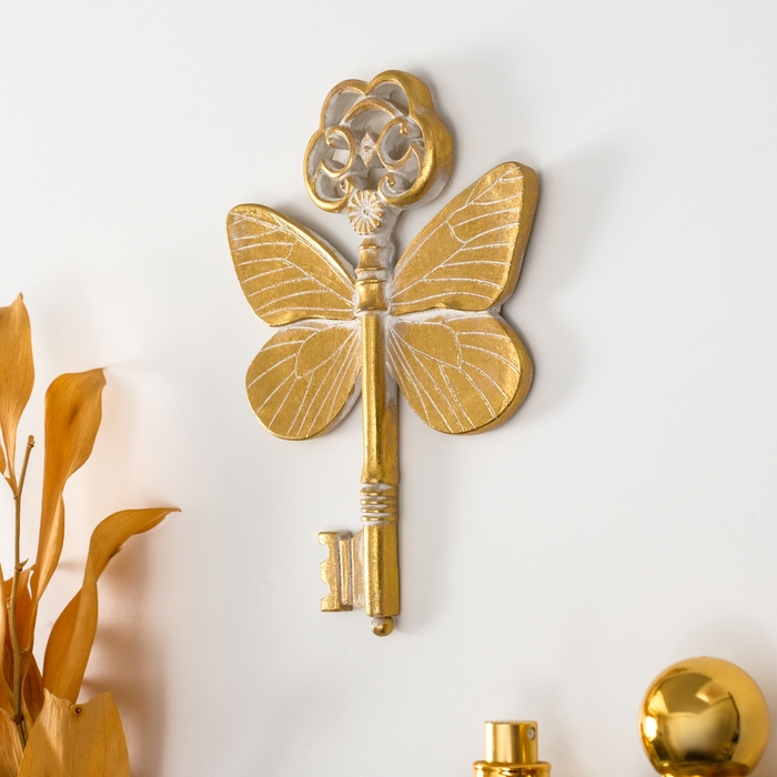 Панно интерьерное полистоун  Панно интерьерное полистоун "Ключ с бабочкой" золото с белой патиной 10,5х0,7х15 см