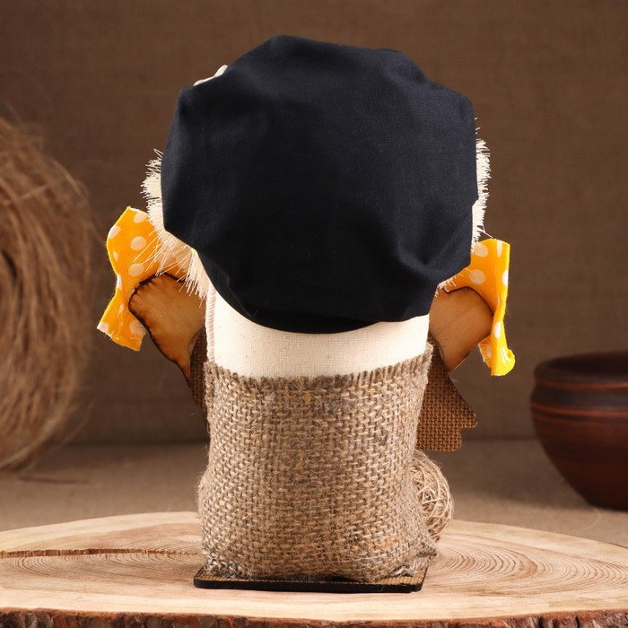 Оберег-домовой Оберег-домовой "Кузя в кепке, с караваем", 22х14х10 см МИКС