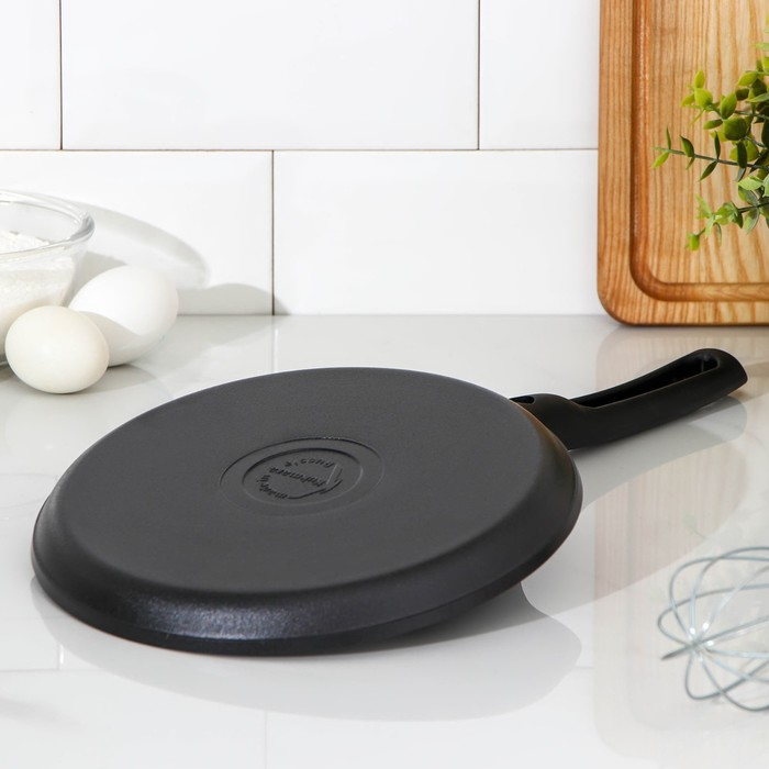 Сковорода блинная «Традиция», d=22 см, съёмная ручка, антипригарное покрытие, цвет чёрный Сковорода блинная «Традиция», d=22 см, съёмная ручка, антипригарное покрытие, цвет чёрный