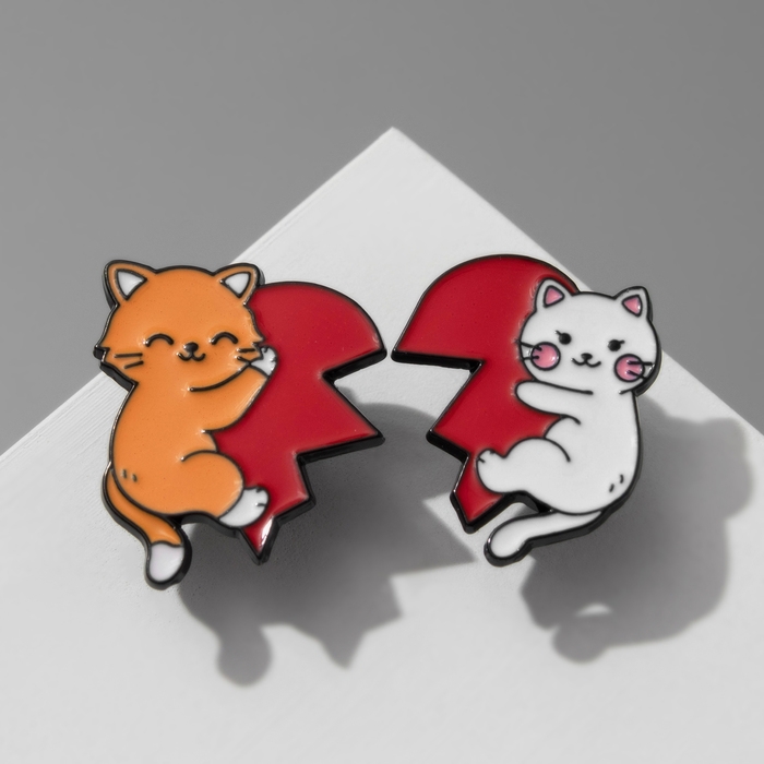 Значки-неразлучники Значки-неразлучники "Котята", цветные в чёрном металле