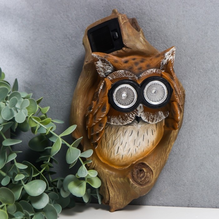 Сувенир настенный полистоун свет Сувенир настенный полистоун свет "Филин в дупле с биноклем" от солн.батареи 23х8,5х13,5 см