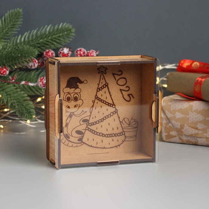 Новогодняя копилка с акрилом  Новогодняя копилка с акрилом "Змея. Праздник" 12х12х4 см