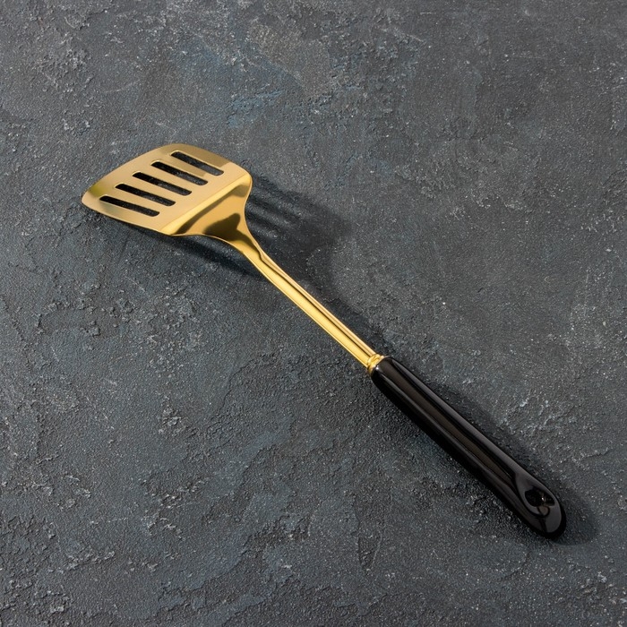 Лопатка из нержавеющей стали с отверстиями Base, длина 36,5 см, цвет ручки чёрный, цвет металла золотой Лопатка из нержавеющей стали с отверстиями Base, длина 36,5 см, цвет ручки чёрный, цвет металла золотой