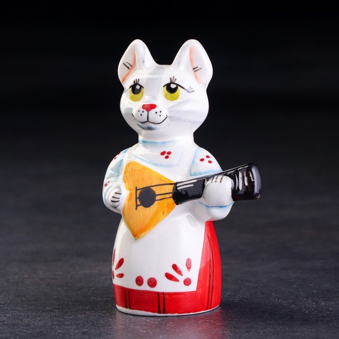 Статуэтка фарфоровая Статуэтка фарфоровая "Кошка с балалайкой", 11 см