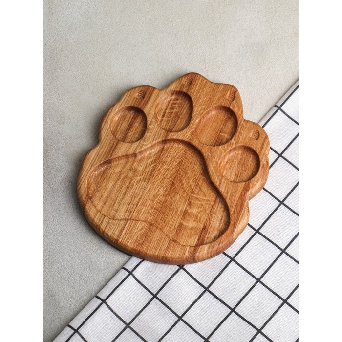 Доска для подачи авторская «Лапа Тигра», 19×22×2 см, натуральный дуб Доска для подачи авторская «Лапа Тигра», 19×22×2 см, натуральный дуб