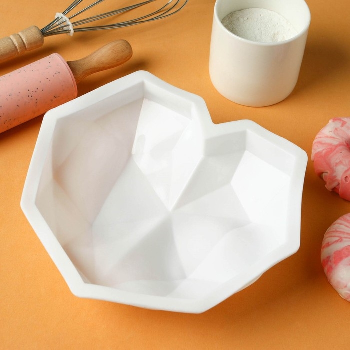 Форма для муссовых десертов и выпечки KONFINETTA «Геометрия любви», силикон, 21,5×20×6 см, цвет белый Форма для муссовых десертов и выпечки KONFINETTA «Геометрия любви», силикон, 21,5×20×6 см, цвет белый