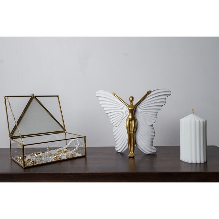 Сувенир полистоун  Сувенир полистоун "Девушка-бабочка" белый с золотом 25х8х20,5 см