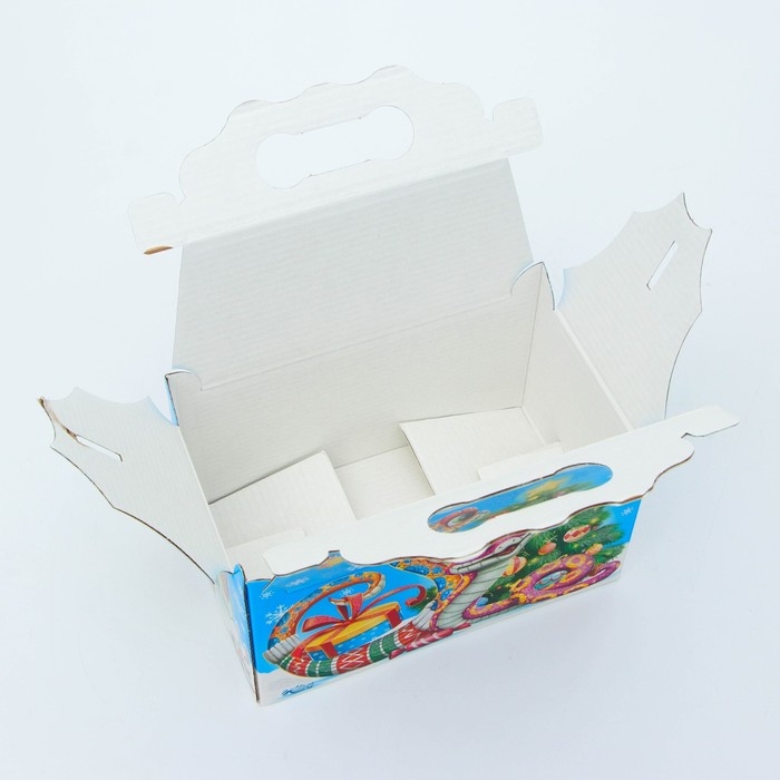 Новый год. Подарочная коробка Новогодняя Ларец простой Новый год. Подарочная коробка Новогодняя Ларец простой "Змейки" с анимацией 20 х 12 х 17 см.