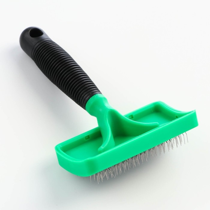 Пуходерка без капель, прорезиненная ручка, 10 х 16 см, зелёно-чёрная Пуходерка без капель, прорезиненная ручка, 10 х 16 см, зелёно-чёрная