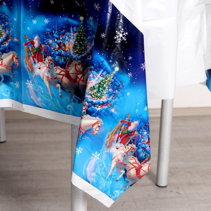 Новогодняя скатерть одноразовая, &laquo;Дед Мороз&raquo;, 137х180 см., на новый год