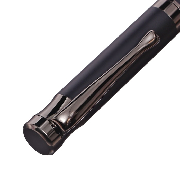 Ручка подарочная перьевая в кожзам футляре Офис корпус черный Ручка подарочная перьевая в кожзам футляре Офис корпус черный