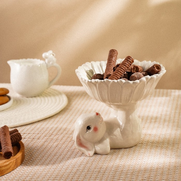 Конфетница керамическая SL Home «Лесные кролики», 19×17,5×15 см, цвет белый Конфетница керамическая SL Home «Лесные кролики», 19×17,5×15 см, цвет белый