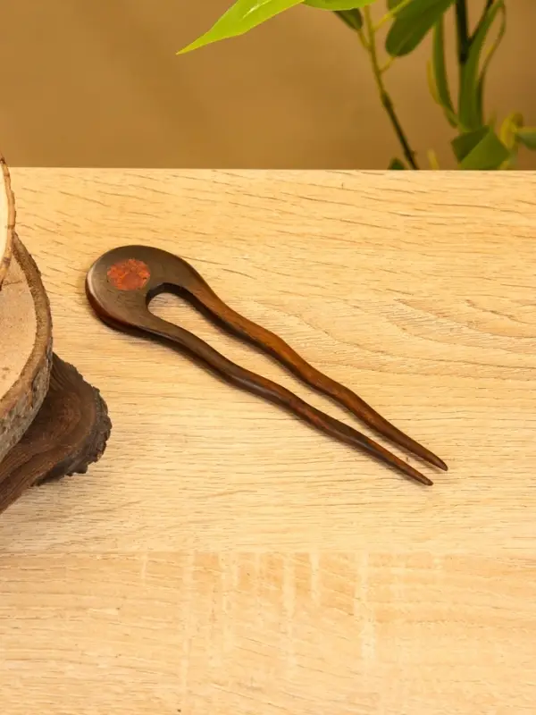 Заколка для волос фигурная, дерево Соно, ракушка, 17х4 см, цв. тёмно-коричневый Заколка для волос фигурная, дерево Соно, ракушка, 17х4 см, цв. тёмно-коричневый