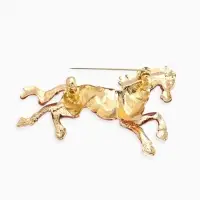 Брошь "Лошадь", конь степной, цвет коричневый в золоте