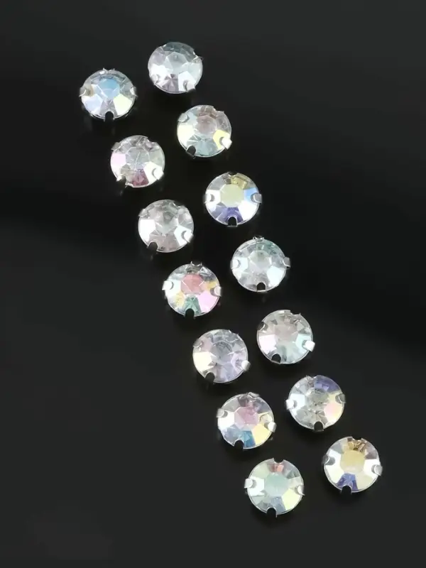 Стразы пришивные «Шатон», круглые, в цапах, с голографией, d=8 мм, 20 шт. Стразы пришивные «Шатон», круглые, в цапах, с голографией, d=8 мм, 20 шт.