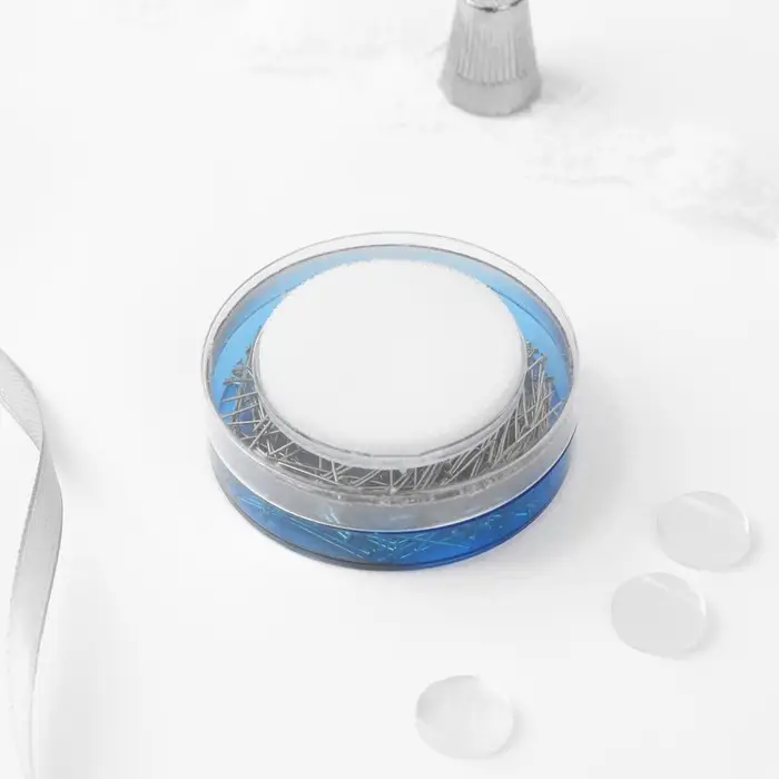 Игольница с булавками «Гвоздики», 21 мм, 200 шт., синяя