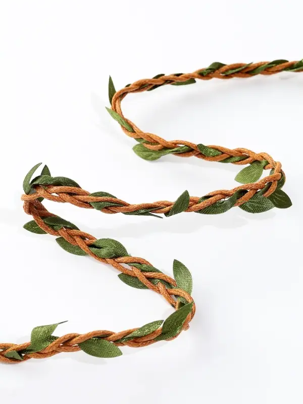 Тесьма плетеная с листьями, 1 м Тесьма плетеная с листьями, 1 м