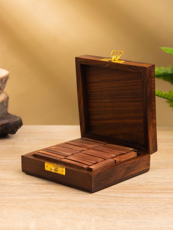 Настольная игра «Домино», 11×11.5×4 см, дерево шишам, латунь Настольная игра «Домино», 11×11.5×4 см, дерево шишам, латунь