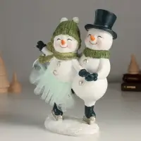 Фигурка полистоун &laquo;Милая пара снеговичков&raquo;, 16&times;9.5&times;18.5 см