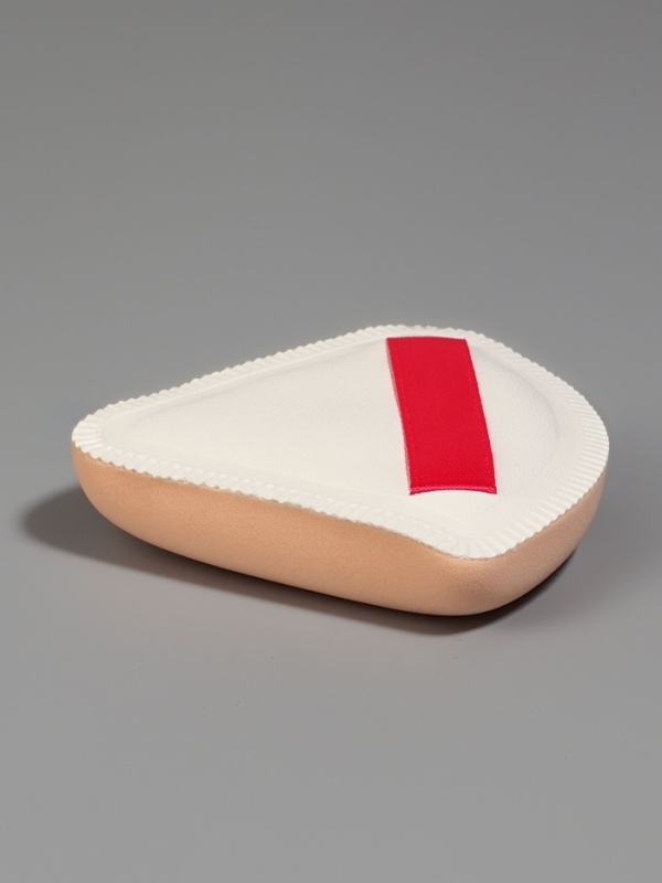 Спонж д/макияжа треуг с держат 7*7см  в пласт футляре латекс белый пакет QF Спонж д/макияжа треуг с держат 7*7см  в пласт футляре латекс белый пакет QF